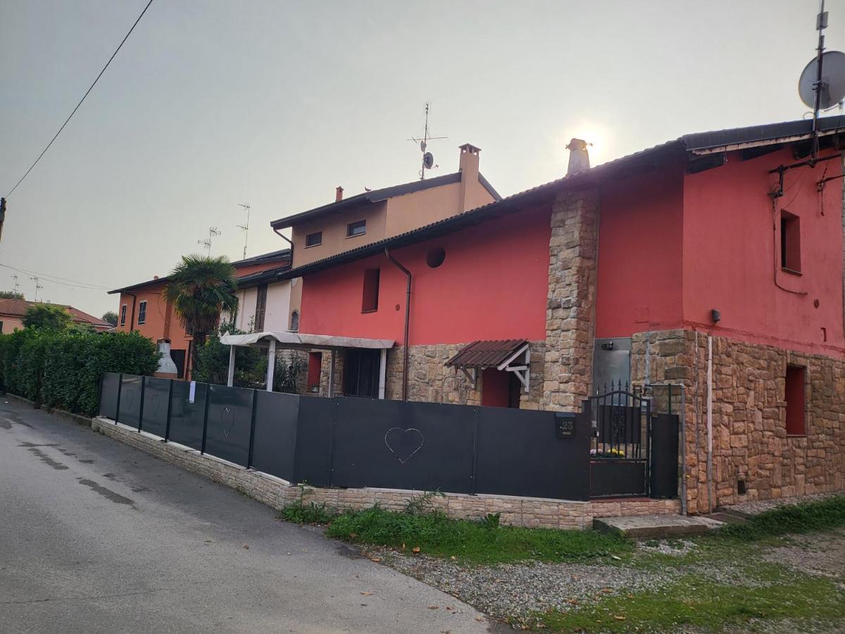 Hotel A casa di luca Mediglia Exterior foto
