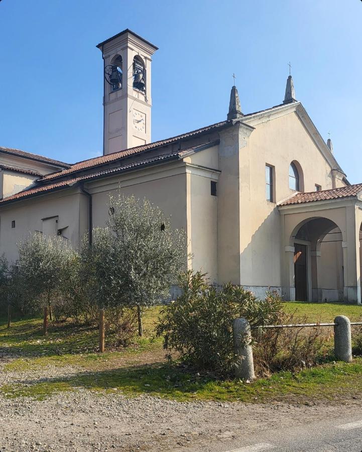 Hotel A casa di luca Mediglia Exterior foto